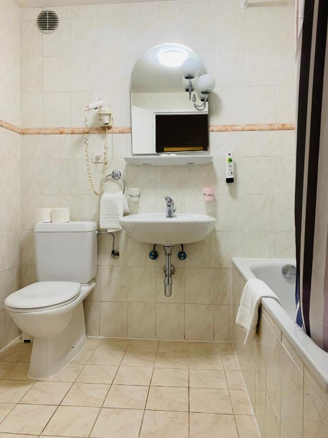 Hotel Balzac Женева Экстерьер фото